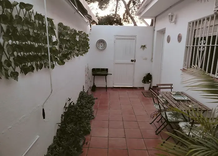 Fantastico Apartamento Con Piscina Comunitaria Junto Al Mar En Malaga
