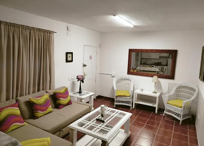 Fantastico Apartamento Con Piscina Comunitaria Junto Al Mar En Malaga