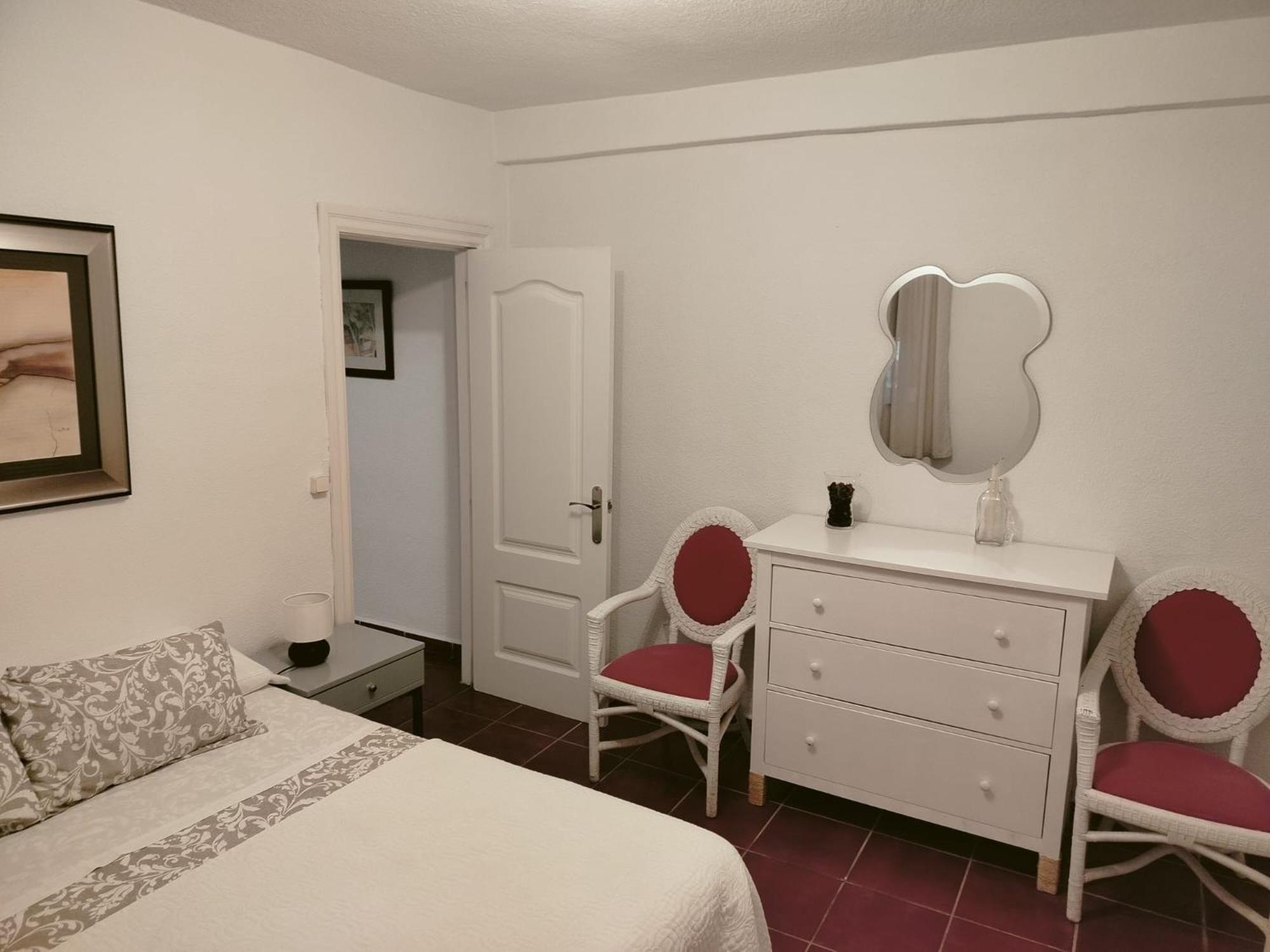 Fantastico Con Piscina Comunitaria Junto Al Mar En Apartament Màlaga